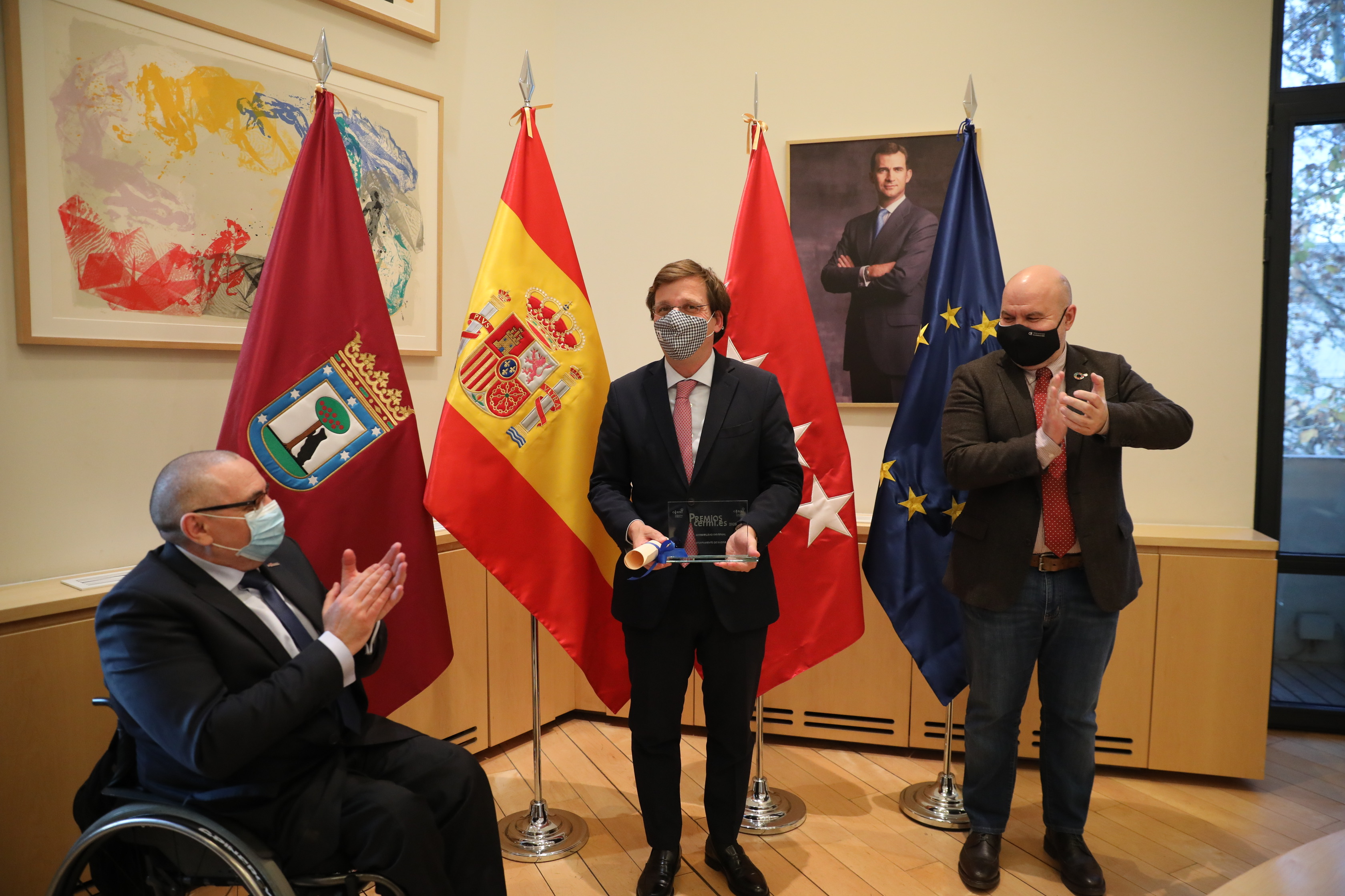 Almeida recibe el premio Cermi.es 2020